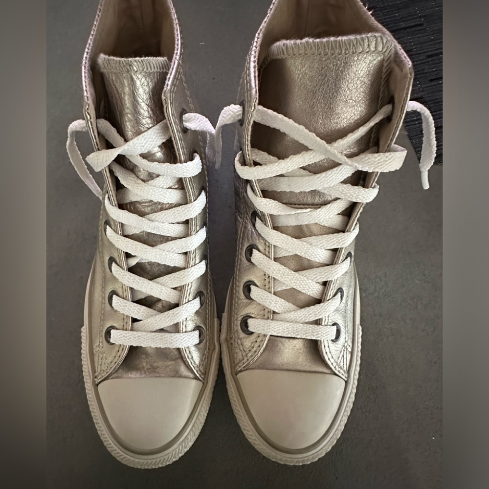 Converse silver high top size 7.5.